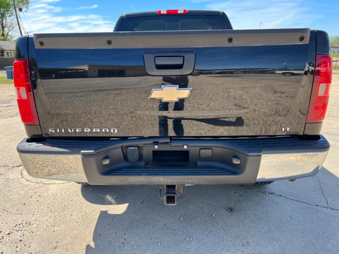 2008 Black /Gray Chevrolet Silverado 1500 LT (2GCEC19J581) with an 5.3L V8 engine, Automatic transmission, located at 4520 Airline Hwy, Baton Rouge, LA, 70805, (225) 357-1497, 30.509325, -91.145432 - 2008 Chevrolet Silverado 1500 Ext Cab LT ***One Owner*** 5.3 V8 Gas, 103K Miles, Power Windows & Locks, New Tires, Tow Pkg. NO IN HOUSE FINANCING. FOR INFO PLEASE CONTACT JEFF AT 225 357-1497 CHECK OUT OUR A+ RATING WITH THE BETTER BUSINESS BUREAU WE HAVE BEEN A FAMILY OWNED AND OPERATED BUSINESS A - Photo#6